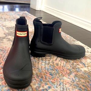Women’s Hunter low Rainboots, size US 7